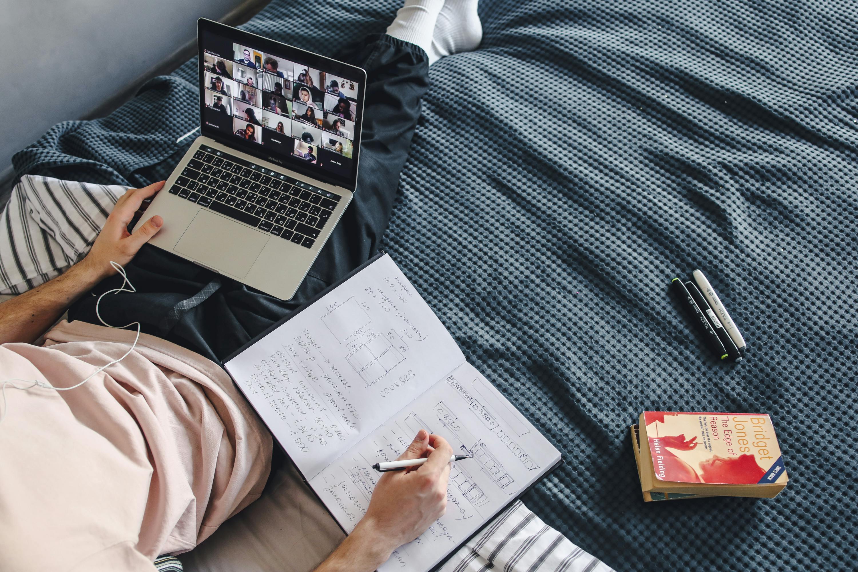 How to Upskill With Online Courses That Boost Your Resume