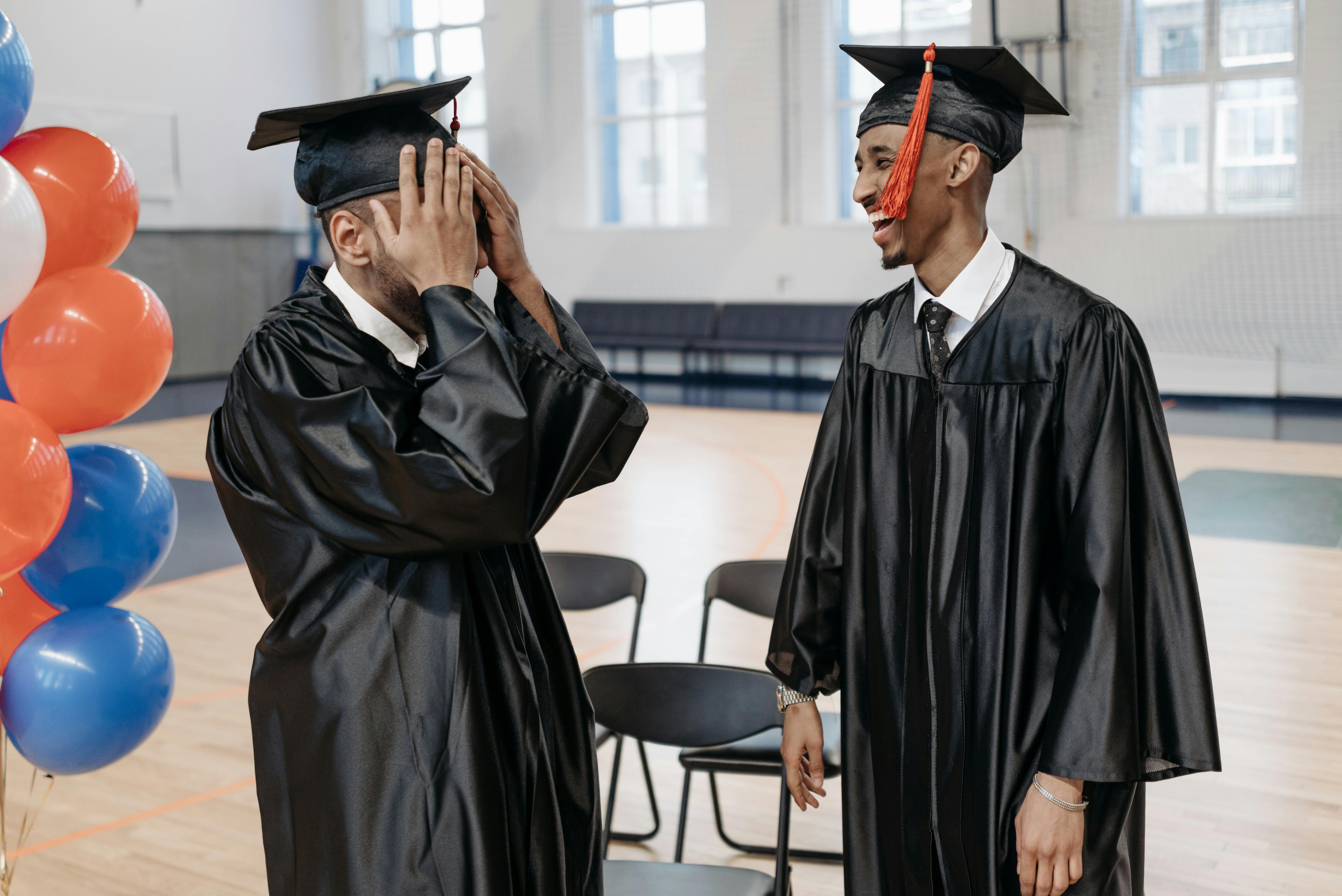 Unlock the Benefits of Leveraging Alumni Networks for Career Growth