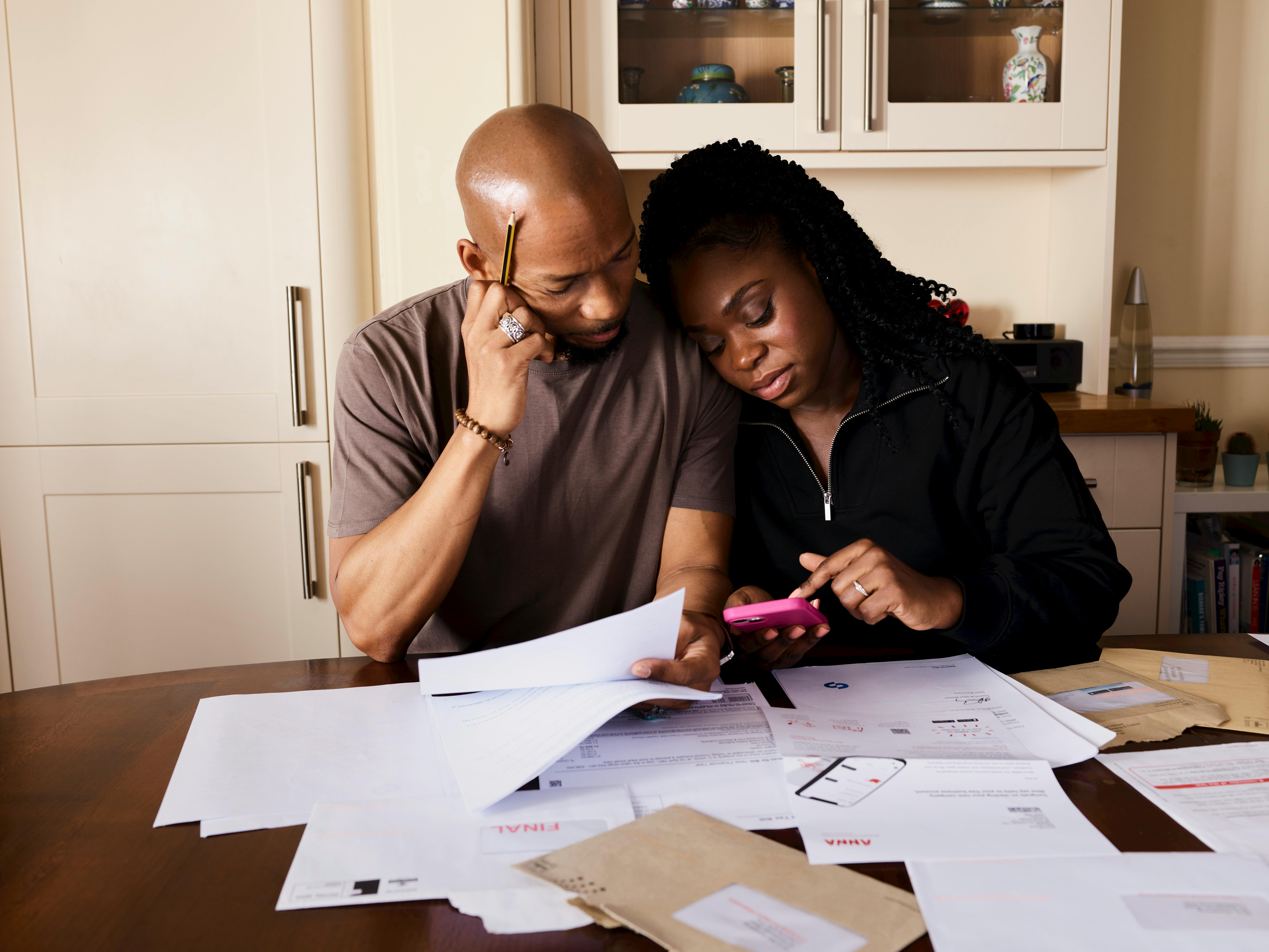The Top Ways to Cut Monthly Bills Without Losing Out